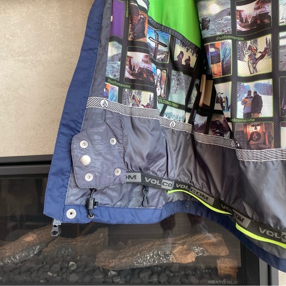 Volcom Stone Block Snowboard Jacket - Picture 13 of 14